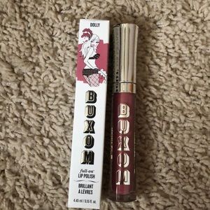 Buxom dolly lip gloss. Never been used.